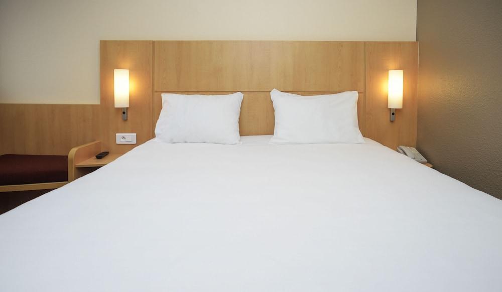 Ibis Nemours Exterior foto