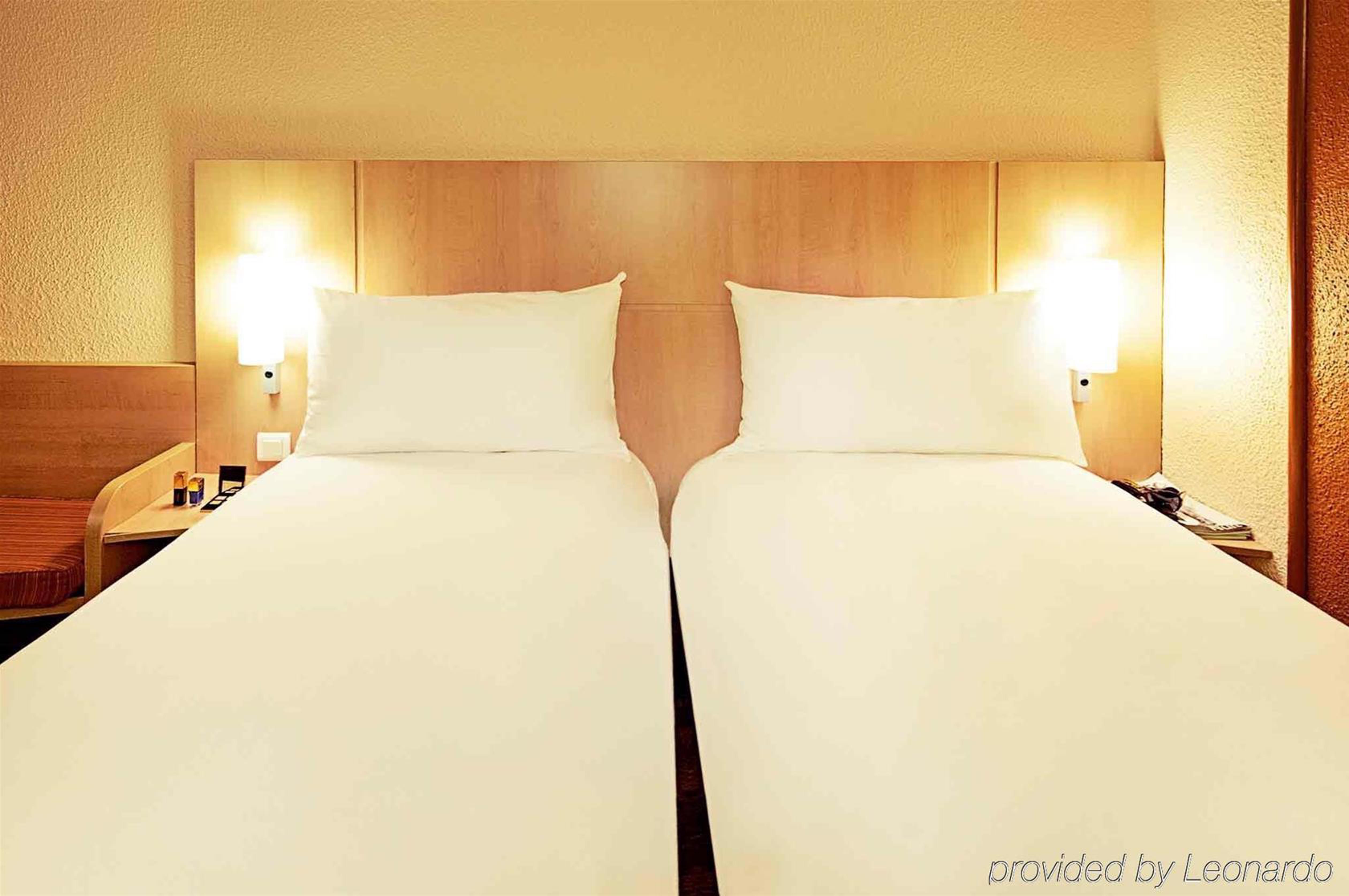 Ibis Nemours Exterior foto